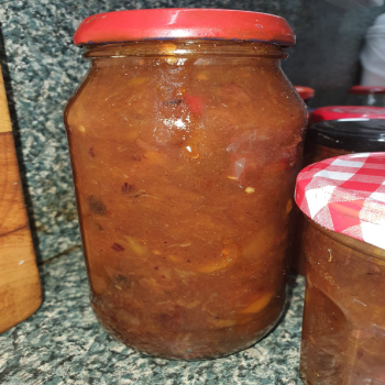 Rhonda's Spicy Mango Chutney in a jar